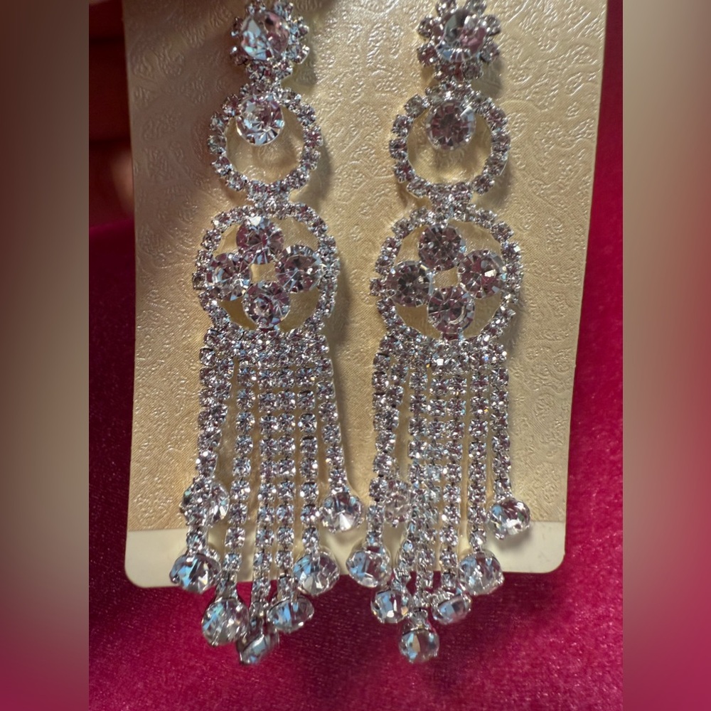 Silver crystal fringe earrings ✨🪩